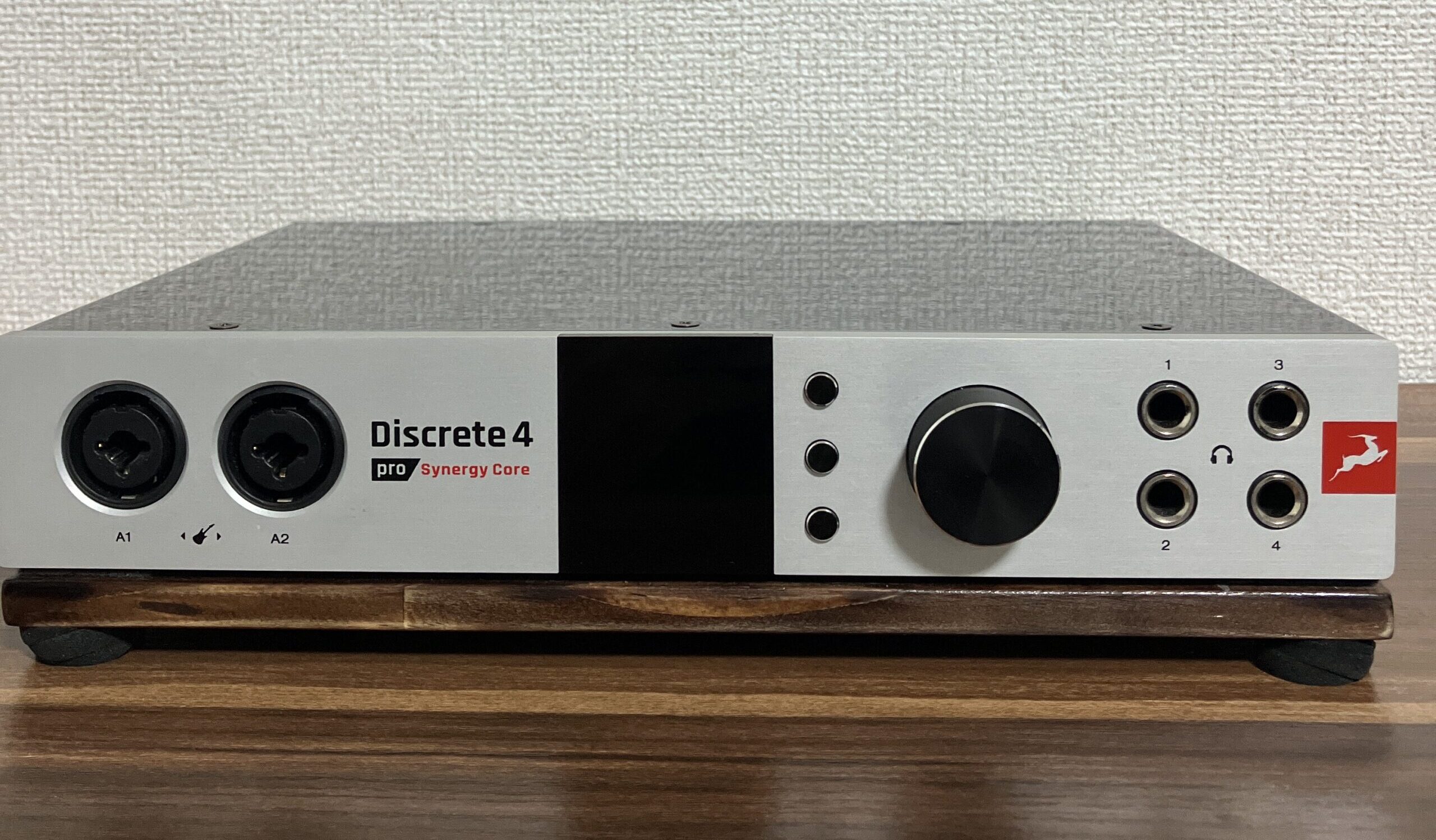 DTM・DAW Antelope Audio Discrete4 DTM・DAW Antelope Audio Discrete 4 Synergy Core Discrete 4 Synergy